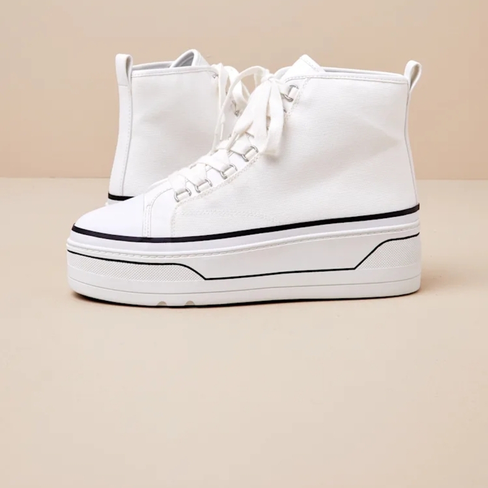 D'Amelio White Platform High-Top Sneakers with Black Trim Size 10